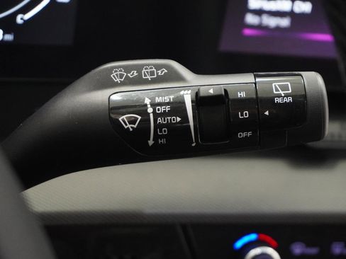 Used 2023 Kia Sportage SX image 24