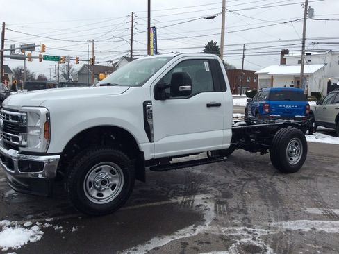 Used 2024 Ford F350 XL w/ Snow Plow Prep Package image 8