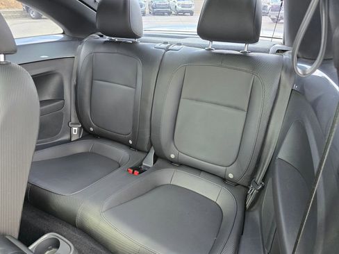Used 2015 Volkswagen Beetle TDI image 26