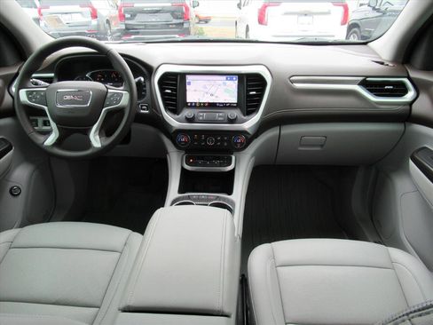Used 2023 GMC Acadia SLT image 12