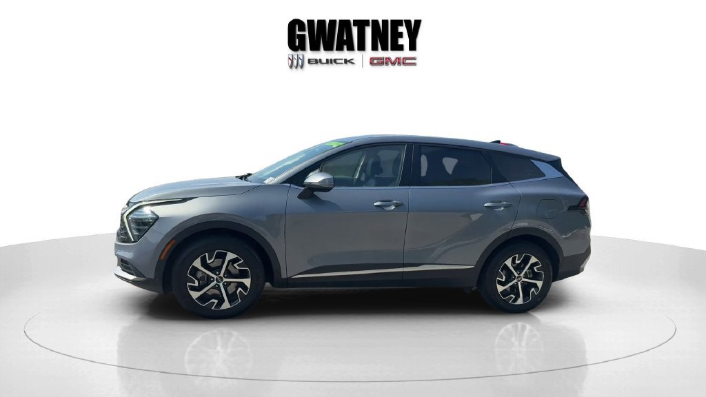 Used 2025 Kia Sportage EX FWD image 8
