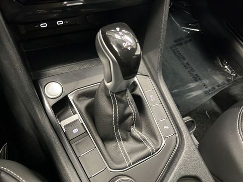 Used 2024 Volkswagen Tiguan SE R-Line AWD/4WD image 19