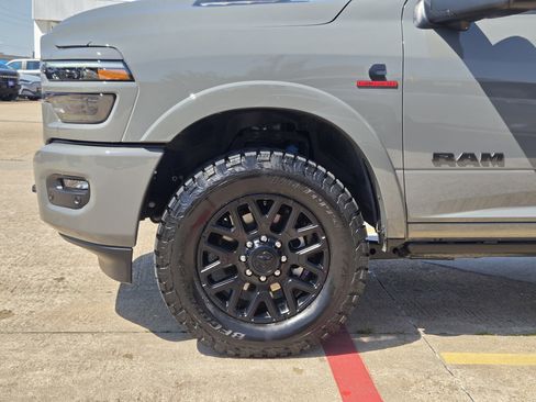 Used 2026 RAM 2500 Limited AWD/4WD image 5