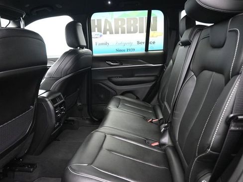 Used 2025 Jeep Grand Cherokee Limited AWD/4WD image 10