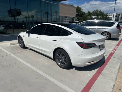 Used 2022 Tesla Model 3 RWD image 10