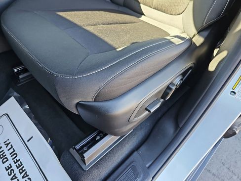 Used 2025 Jeep Grand Cherokee Laredo X w/ Trailer Tow Package image 28