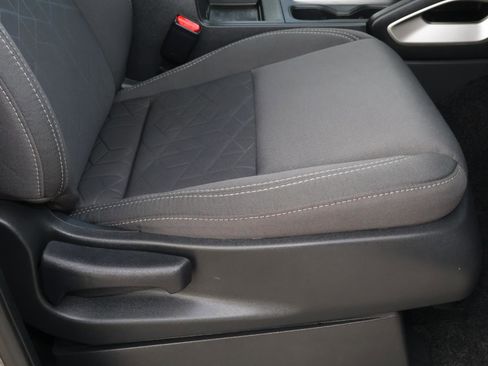 Used 2025 Nissan Frontier SV image 19