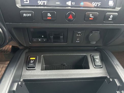 Used 2018 Nissan Titan SL w/ Midnight Edition image 21