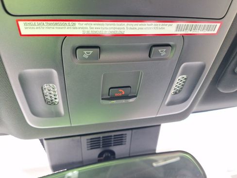 Used 2025 Toyota Camry SE image 29