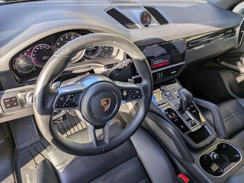 Used 2020 Porsche Cayenne image 11