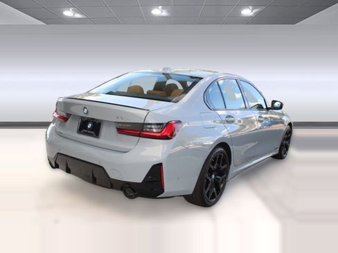 Used 2026 BMW 330i Sedan w/ M Sport Package image 9