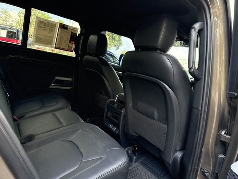 Used 2023 Land Rover Defender 110 S AWD/4WD image 38