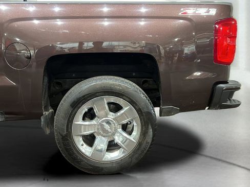 Used 2016 Chevrolet Silverado 1500 LTZ Z71 image 36
