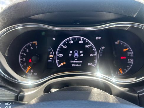 Used 2019 Jeep Grand Cherokee Limited w/ Luxury Group II AWD/4WD image 18