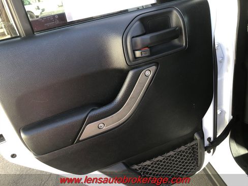 Used 2017 Jeep Wrangler Unlimited Sport image 16