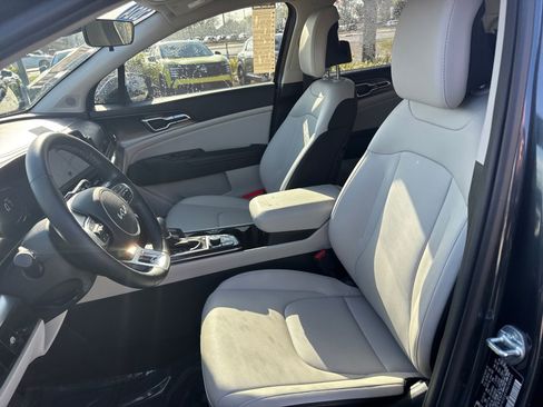 Used 2024 Kia Sportage EX image 24