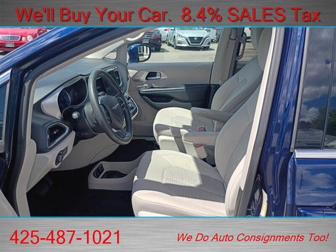 Used 2018 Chrysler Pacifica Touring Plus FWD image 12