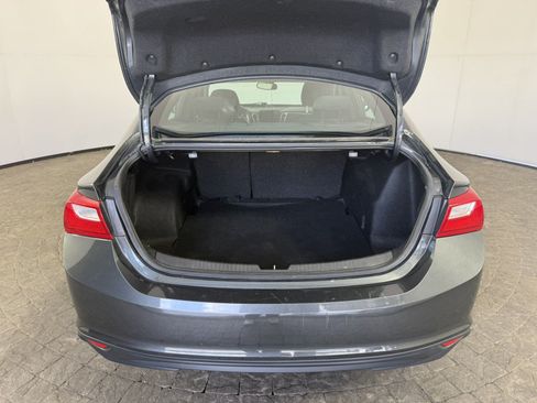 Used 2017 Chevrolet Malibu LT FWD image 7