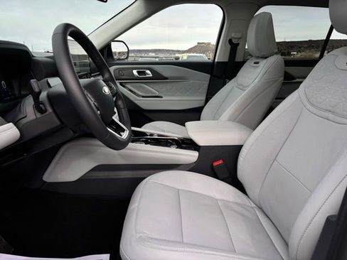 Certified 2025 Ford Explorer Platinum w/ Ultimate Package image 11