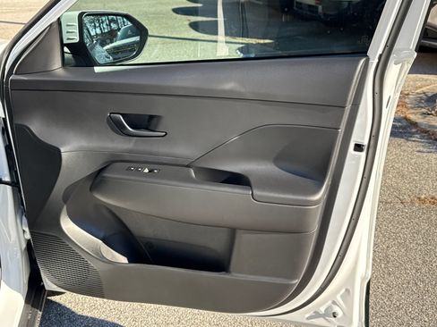Used 2026 Hyundai Kona SE FWD image 14