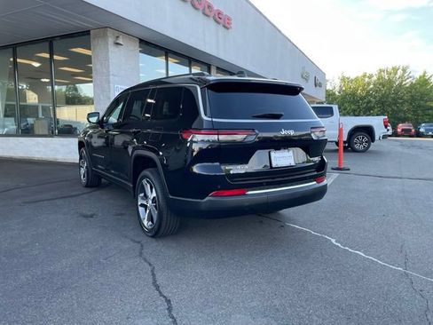 Used 2023 Jeep Grand Cherokee L Limited AWD/4WD image 7