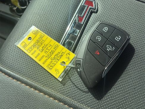 Used 2024 GMC Sierra 2500 AT4 w/ AT4 Premium Plus Package image 13