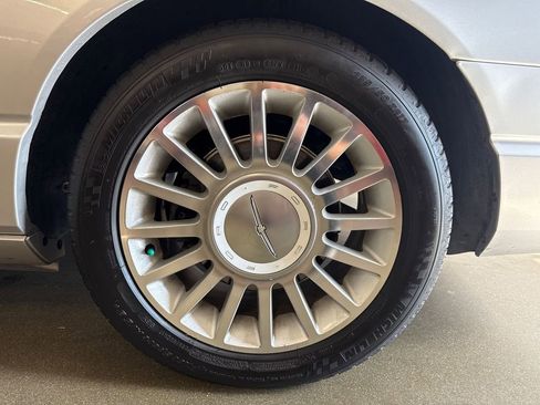 Used 2004 Ford Thunderbird image 58