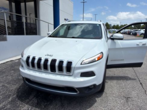 Used 2015 Jeep Cherokee Limited AWD/4WD image 2