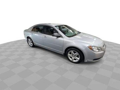 Used 2011 Chevrolet Malibu LS image 2