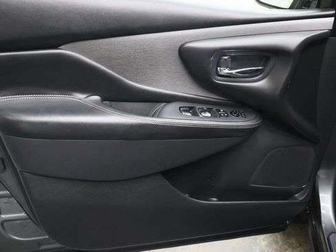 Used 2020 Nissan Murano SV image 16
