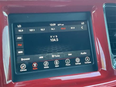 Used 2022 Dodge Challenger SXT image 18