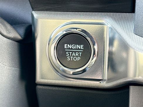 Used 2024 Ford F150 Lariat w/ FX4 Off-Road Package image 9