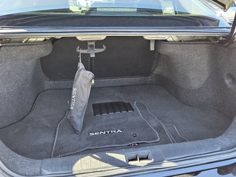 Used 2023 Nissan Sentra SV w/ Trunk Package image 6