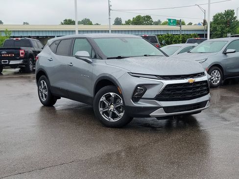 Used 2025 Chevrolet Blazer LT FWD image 29