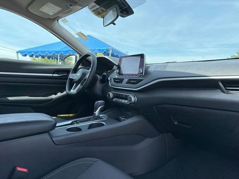 Certified 2022 Nissan Altima 2.5 SV FWD image 18
