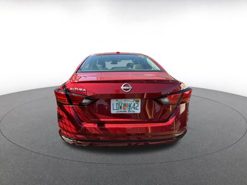 Used 2025 Nissan Altima 2.5 SV FWD image 15
