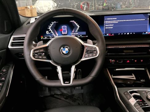 Used 2025 BMW 330i Sedan w/ M Sport Package image 8