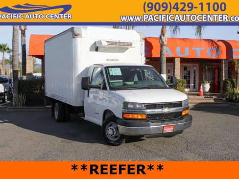 Used 2016 Chevrolet Express 4500 w/ Chrome Appearance Package image 1