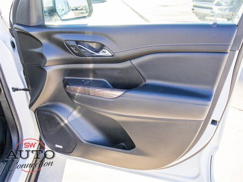 Used 2021 GMC Acadia Denali w/ Denali Technology Package image 16