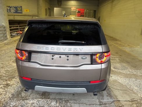Used 2016 Land Rover Discovery Sport HSE image 4
