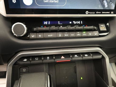 Used 2022 Toyota Tundra Platinum image 14