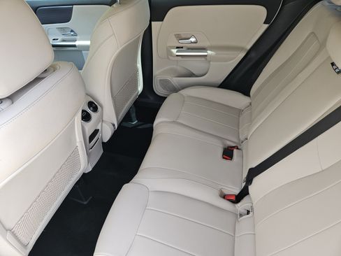 Used 2022 Mercedes-Benz GLA 250 w/ Premium Package Lite image 25