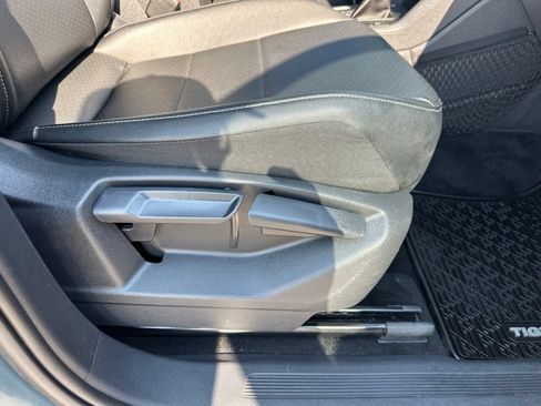 Used 2020 Volkswagen Tiguan SE w/ Panoramic Sunroof Package AWD/4WD image 31