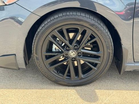 Used 2025 Toyota Camry SE w/ Convenience Package image 9