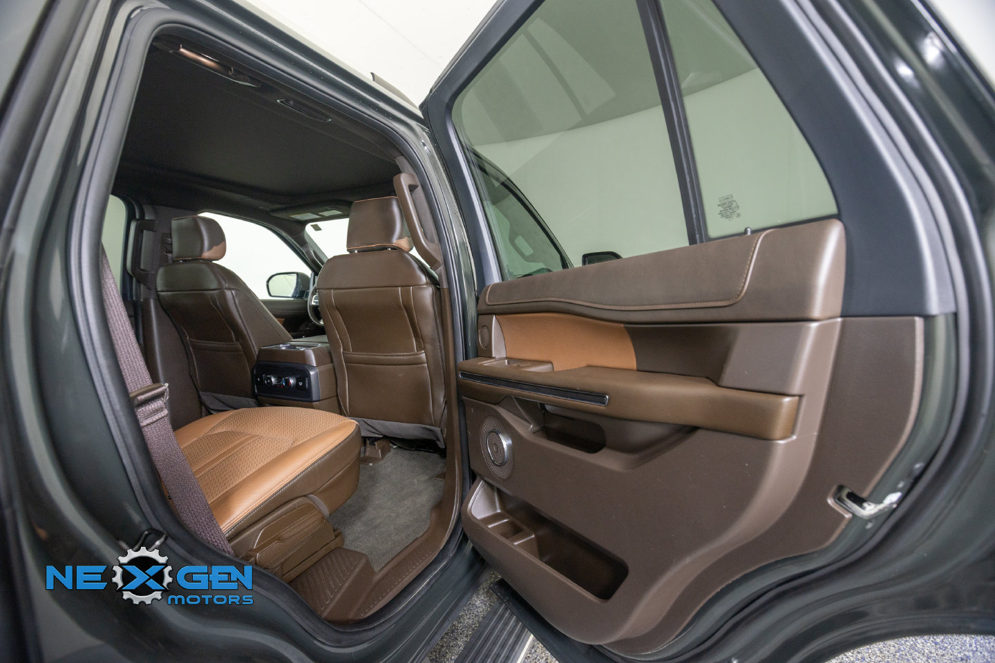 Used 2023 Ford Expedition King Ranch AWD/4WD image 39