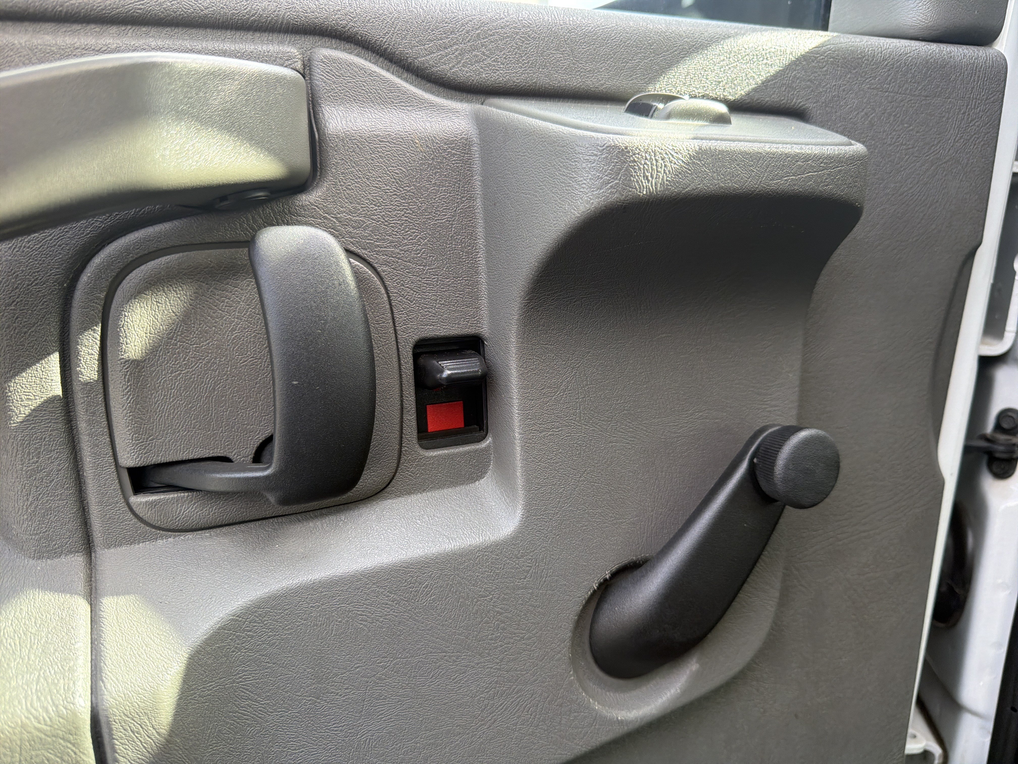 Used 2019 GMC Savana 3500 Extended w/ Driver Convenience Package RWD image 24