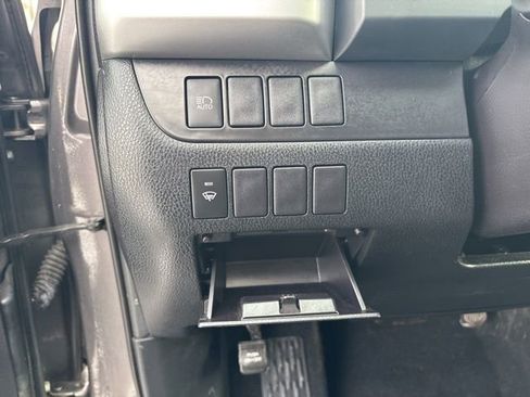 Used 2019 Toyota Highlander LE image 44