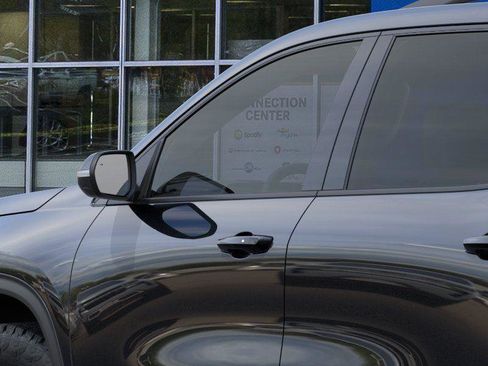 New 2026 Chevrolet Traverse Z71 w/ Driver Confidence Package AWD/4WD image 12