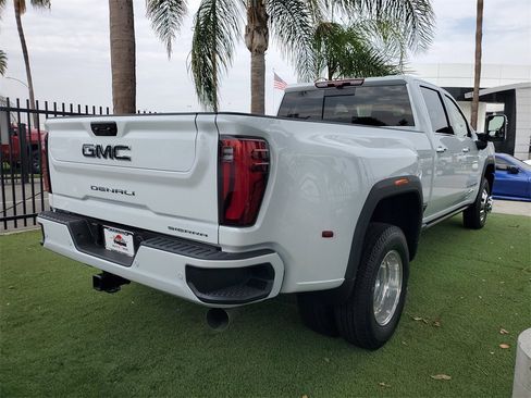 New 2026 GMC Sierra 3500 Denali Ultimate image 4