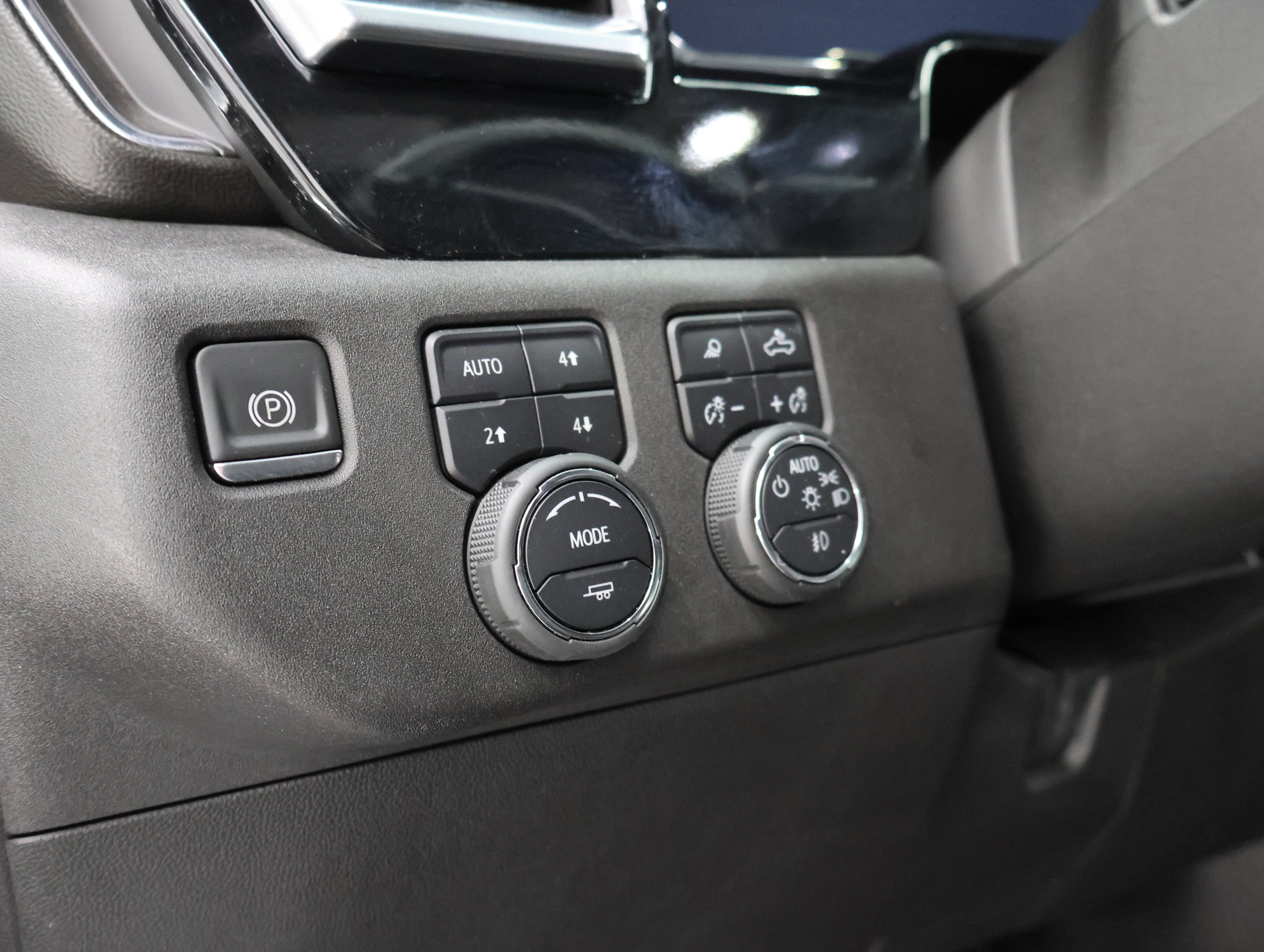 Used 2024 Chevrolet Silverado 3500 LTZ w/ LTZ Convenience Package AWD/4WD image 45